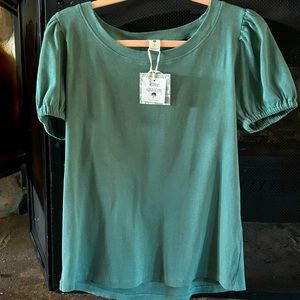 NEW w/ Tags KATE QUINN WOMAN Organic Cotton Medium t-shirt 96/4 cotton Spandex
